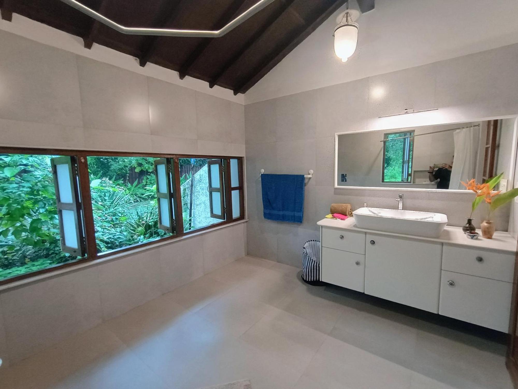 Banyan House - Luxurious 4 Bedroom Villa On One Acre, Near The Beach Nagaon  Exterior photo